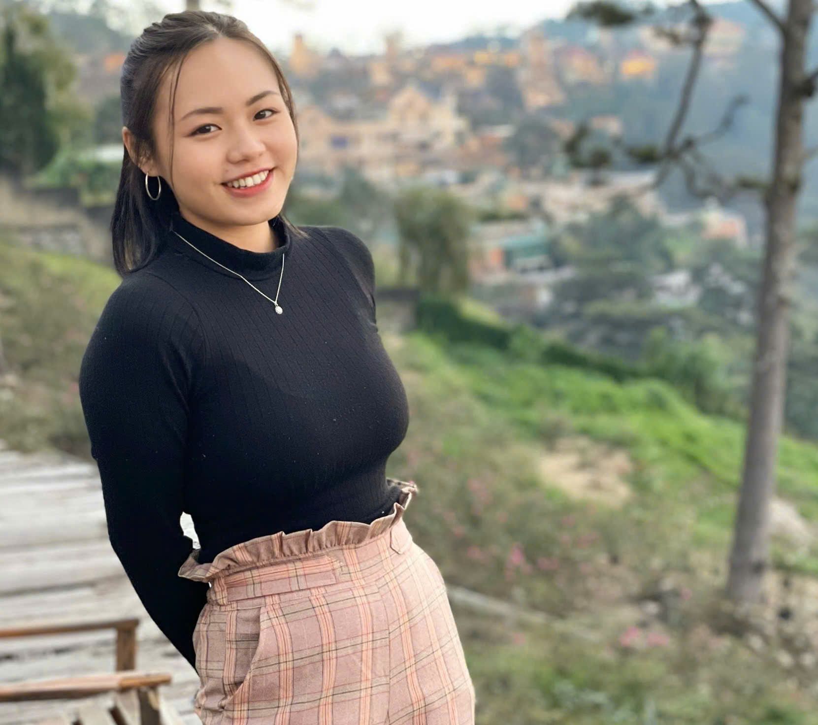 Portrait of Thu Dang (she/her)